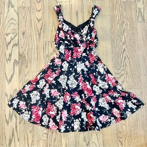 White House Black Market Faux Wrap Floral Print Fit and Flare Dress Size 00